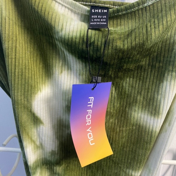 SHEIN tie-dye green dress with adjustable straps and side slit - Picture 9 of 11